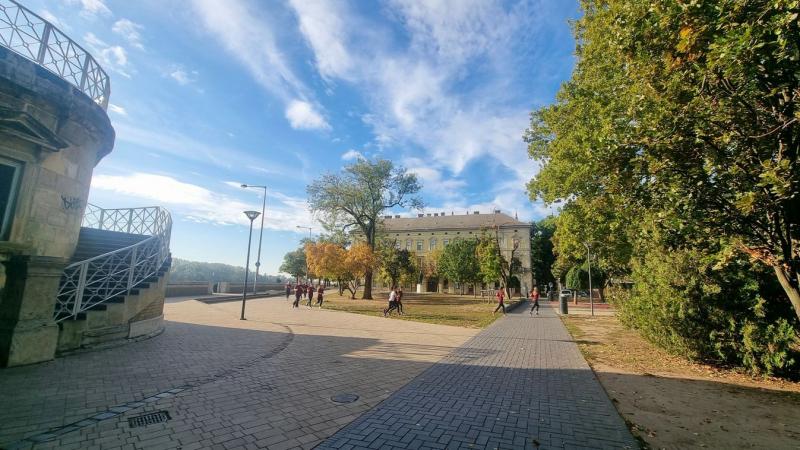 Fedezd fel, milyen időjárás vár ránk holnap Csongrád-Csanád megyében!