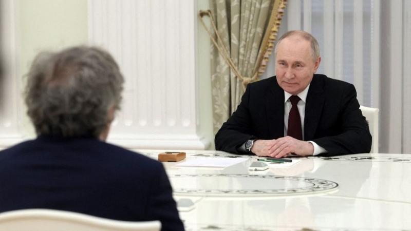 Egy neves filmes alkotó benyújtotta kérelmét az orosz állampolgárság megszerzésére.