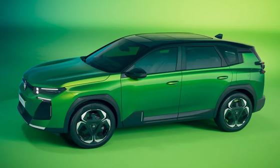 A vadonatúj Citroën C5 Aircross elektromos változata lenyűgöző, hiszen közel 700 kilométeres hatótávval büszkélkedhet.
