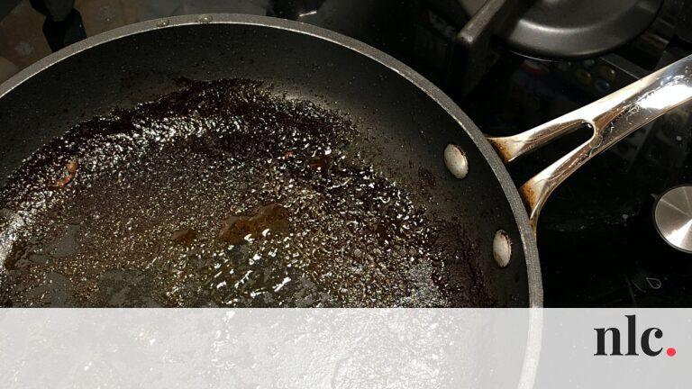 Ez a leghatékonyabb módszer a zsíros foltok eltüntetésére a serpenyők és sütők felületéről.