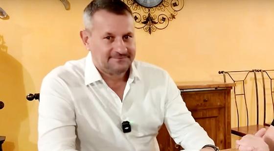 A Tisza Párt programfelelősét rabosították és gyanúsítottként hallgatták ki.