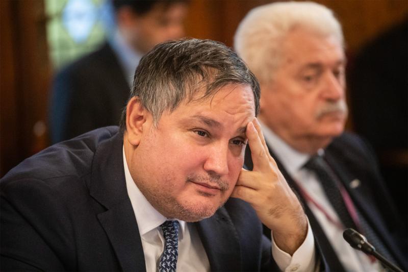 Az állam az év kezdetén mínusz 824 milliárd forintos deficitbe került, ami három éve nem látott kedvező helyzetet tükröz.