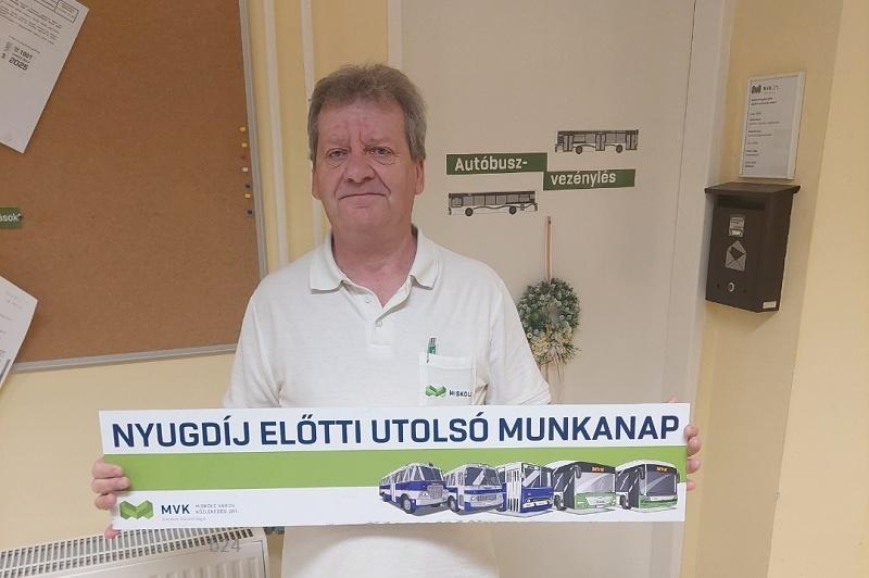 Három és fél évtizednyi szolgálat után búcsút intett az MVK megbízható buszsofőrje.