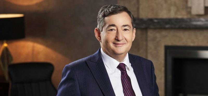A Forbes gazdaglista legfrissebb adatai szerint Mészáros Lőrinc vagyona elérte a lenyűgöző 1749 milliárd forintot, míg Csányi Sándor a harmadik helyezett pozíciójára csúszott vissza.