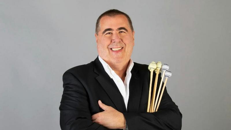 Mága Zoltán, a kiváló hegedűművész, aki már eddig is jelentős összegeket gyűjtött össze karrierje során, most új fejezetet nyitott életében: megalapította saját cégét, amely a zeneművészet és a menedzsment területén kíván innovatív megoldásokat kínálni.